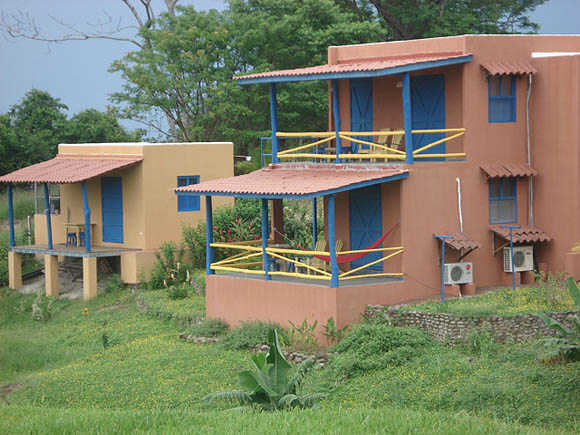 Villa Sollevante front yard