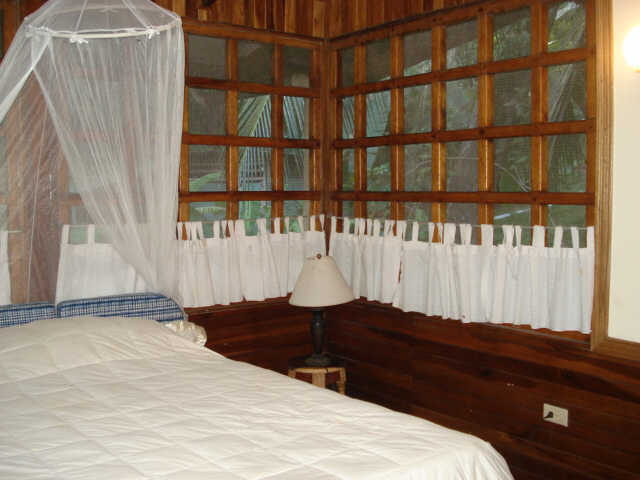Montezuma Tree House bedroom